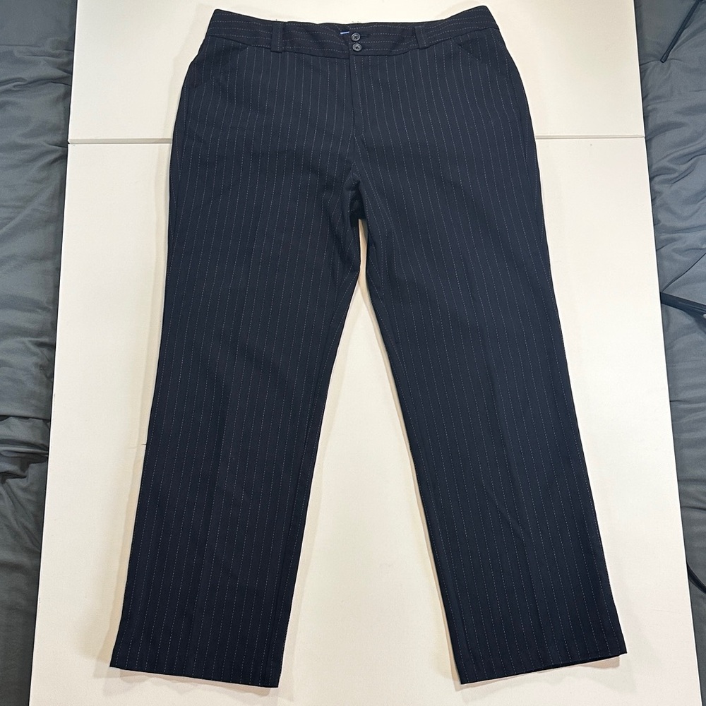 Dockers Women’s Pinstripe ‘Fiona’ Straight Leg Dress Pants Size 16